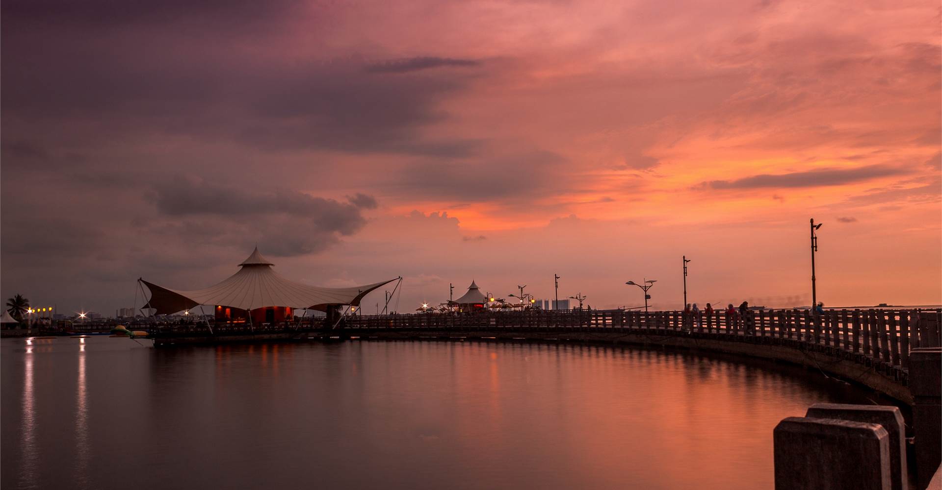 beautiful-Jakarta-travelwideuk, About-Travel-Wide-Uk