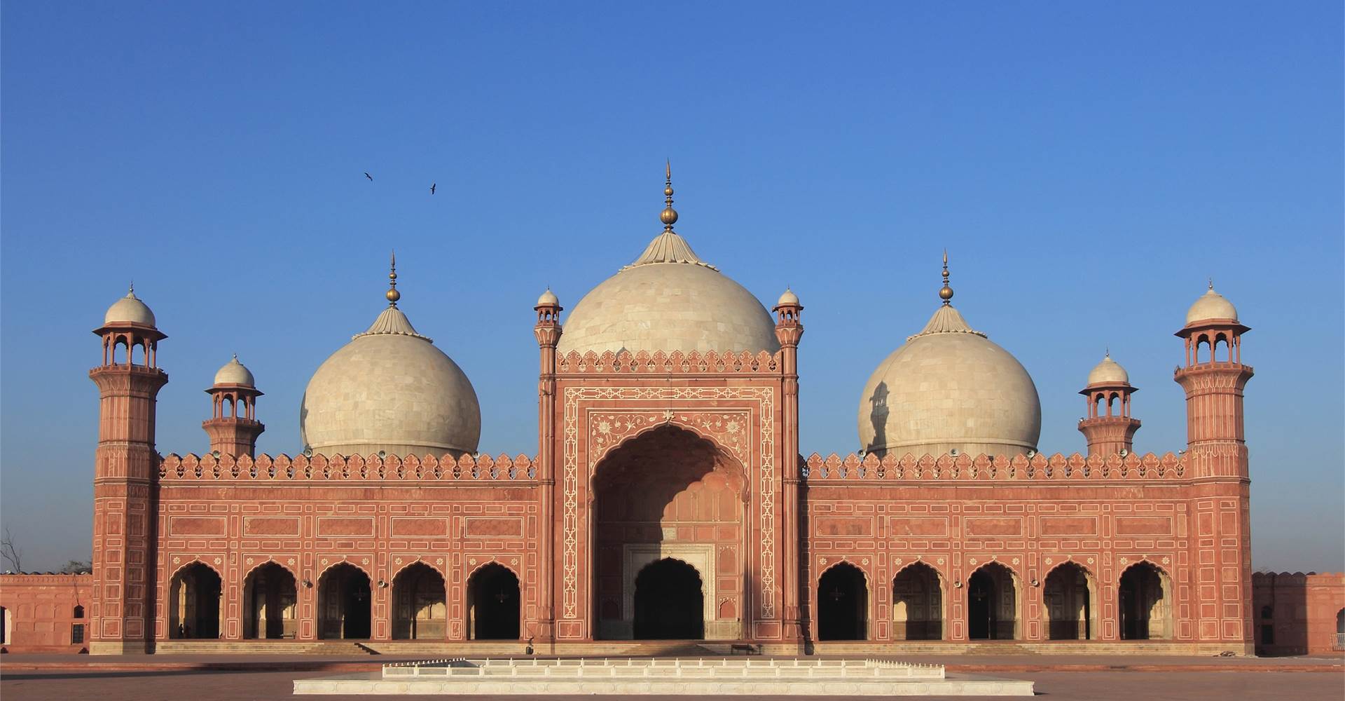 beautiful-Lahore-travelwideuk, About-Travel-Wide-Uk